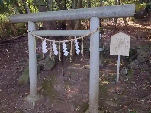 伊豆山神社 本宮社の鳥居