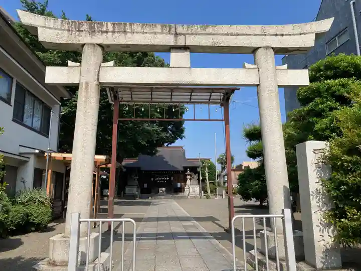 厚木神社の鳥居