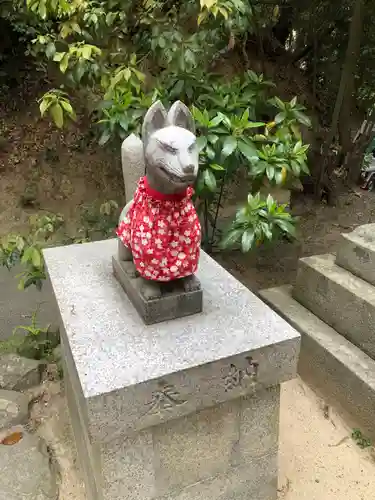 三輪成願稲荷神社(大神神社境外末社)の狛犬