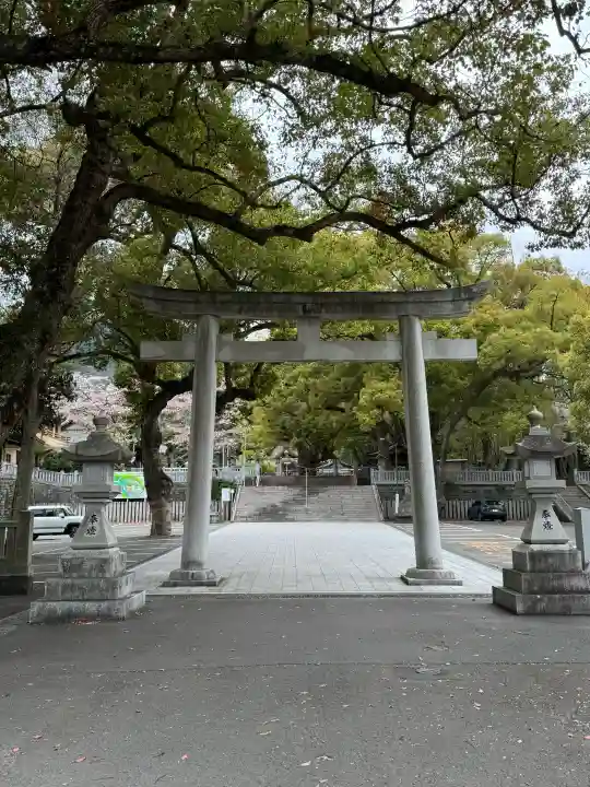 大麻比古神社の{uncategorized: "未分類", other: "その他", undefined: "問題あり", building: "その他建物", grave: "お墓", sacred_gate: "鳥居", guardian: "狛犬", statue: "像", buddha: "仏像", history: "歴史", nature: "自然", garden: "庭園", animal: "動物", pagoda: "塔", temizu: "手水舎", mountain_gate: "山門・神門", sanctuary: "本殿・本堂", subordinate: "末社・摂社", art: "芸術", scenery: "景色", jizo: "地蔵", ema: "絵馬", goshuin: "御朱印", omikuji: "おみくじ", items: "授与品その他", amulet: "お守り", goshuincho: "御朱印帳", eats: "食事", festival: "お祭り", votive_dance: "神楽", shichigosan: "七五三参", wedding: "結婚式", experience: "体験その他", initially: "初詣", around: "周辺", anti_infection: "感染症対策"}