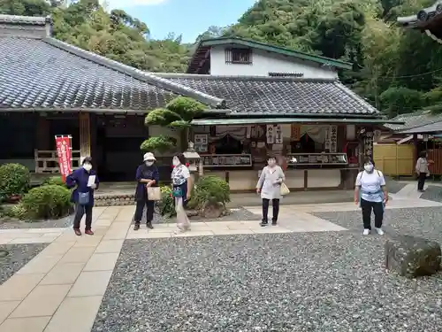 目の霊山　油山寺の本殿・本堂