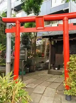 北浜三社稲荷神社の鳥居
