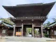 白山神社の山門