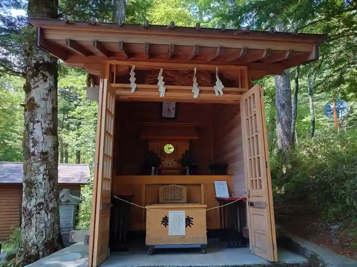 新屋山神社奥宮(山梨県)