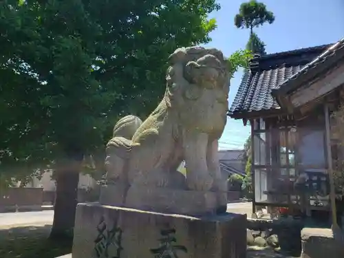 本保神社の狛犬