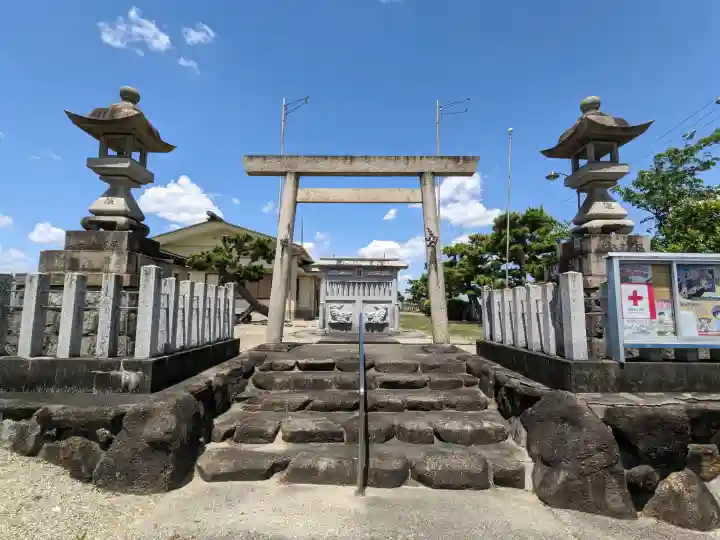 熱田社(福屋)の{uncategorized: "未分類", other: "その他", undefined: "問題あり", building: "その他建物", grave: "お墓", sacred_gate: "鳥居", guardian: "狛犬", statue: "像", buddha: "仏像", history: "歴史", nature: "自然", garden: "庭園", animal: "動物", pagoda: "塔", temizu: "手水舎", mountain_gate: "山門・神門", sanctuary: "本殿・本堂", subordinate: "末社・摂社", art: "芸術", scenery: "景色", jizo: "地蔵", ema: "絵馬", goshuin: "御朱印", omikuji: "おみくじ", items: "授与品その他", amulet: "お守り", goshuincho: "御朱印帳", eats: "食事", festival: "お祭り", votive_dance: "神楽", shichigosan: "七五三参", wedding: "結婚式", experience: "体験その他", initially: "初詣", around: "周辺", anti_infection: "感染症対策"}