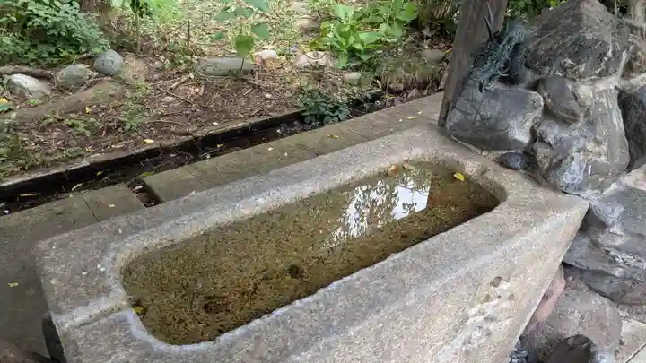 大木白山社の手水舎