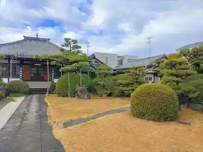 真聖寺の庭園