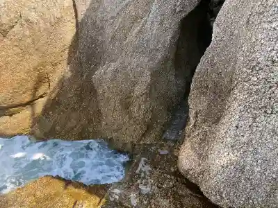 西濱神社の{uncategorized: "未分類", other: "その他", undefined: "問題あり", building: "その他建物", grave: "お墓", sacred_gate: "鳥居", guardian: "狛犬", statue: "像", buddha: "仏像", history: "歴史", nature: "自然", garden: "庭園", animal: "動物", pagoda: "塔", temizu: "手水舎", mountain_gate: "山門・神門", sanctuary: "本殿・本堂", subordinate: "末社・摂社", art: "芸術", scenery: "景色", jizo: "地蔵", ema: "絵馬", goshuin: "御朱印", omikuji: "おみくじ", items: "授与品その他", amulet: "お守り", goshuincho: "御朱印帳", eats: "食事", festival: "お祭り", votive_dance: "神楽", shichigosan: "七五三参", wedding: "結婚式", experience: "体験その他", initially: "初詣", around: "周辺", anti_infection: "感染症対策"}