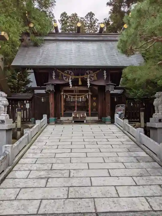 飛騨総社の本殿・本堂