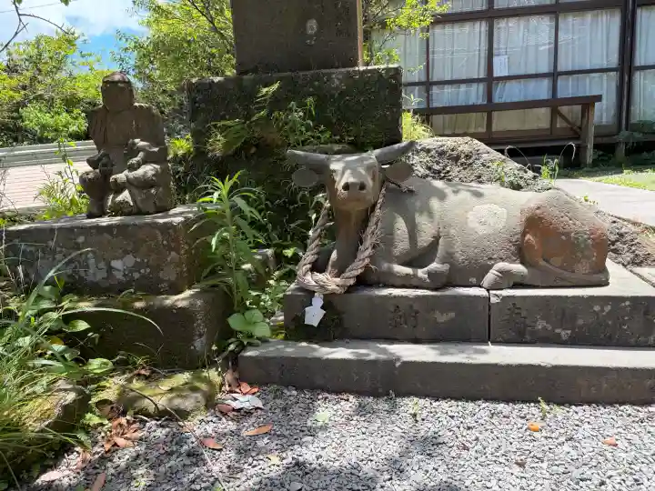 菅原神社の{uncategorized: "未分類", other: "その他", undefined: "問題あり", building: "その他建物", grave: "お墓", sacred_gate: "鳥居", guardian: "狛犬", statue: "像", buddha: "仏像", history: "歴史", nature: "自然", garden: "庭園", animal: "動物", pagoda: "塔", temizu: "手水舎", mountain_gate: "山門・神門", sanctuary: "本殿・本堂", subordinate: "末社・摂社", art: "芸術", scenery: "景色", jizo: "地蔵", ema: "絵馬", goshuin: "御朱印", omikuji: "おみくじ", items: "授与品その他", amulet: "お守り", goshuincho: "御朱印帳", eats: "食事", festival: "お祭り", votive_dance: "神楽", shichigosan: "七五三参", wedding: "結婚式", experience: "体験その他", initially: "初詣", around: "周辺", anti_infection: "感染症対策"}
