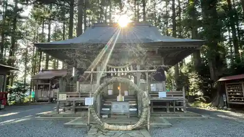 坪沼八幡神社の本殿・本堂