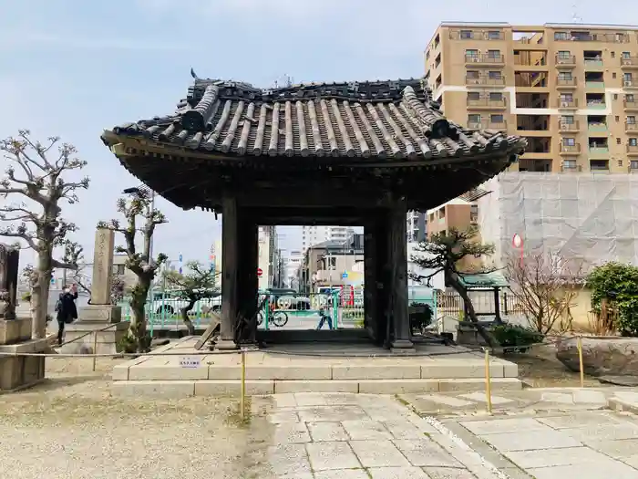 光明寺の山門