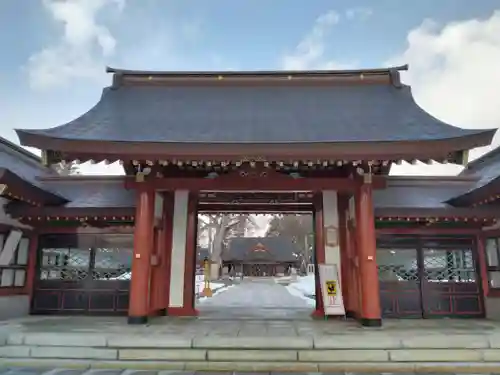 北海道護國神社の山門