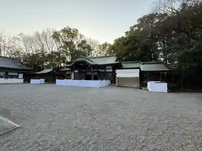 上知我麻神社（熱田神宮摂社）の{uncategorized: "未分類", other: "その他", undefined: "問題あり", building: "その他建物", grave: "お墓", sacred_gate: "鳥居", guardian: "狛犬", statue: "像", buddha: "仏像", history: "歴史", nature: "自然", garden: "庭園", animal: "動物", pagoda: "塔", temizu: "手水舎", mountain_gate: "山門・神門", sanctuary: "本殿・本堂", subordinate: "末社・摂社", art: "芸術", scenery: "景色", jizo: "地蔵", ema: "絵馬", goshuin: "御朱印", omikuji: "おみくじ", items: "授与品その他", amulet: "お守り", goshuincho: "御朱印帳", eats: "食事", festival: "お祭り", votive_dance: "神楽", shichigosan: "七五三参", wedding: "結婚式", experience: "体験その他", initially: "初詣", around: "周辺", anti_infection: "感染症対策"}