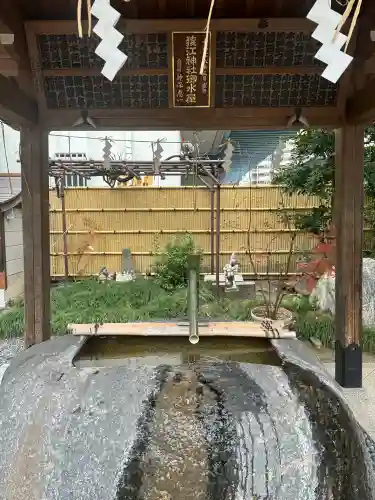 猿江神社の{uncategorized: "未分類", other: "その他", undefined: "問題あり", building: "その他建物", grave: "お墓", sacred_gate: "鳥居", guardian: "狛犬", statue: "像", buddha: "仏像", history: "歴史", nature: "自然", garden: "庭園", animal: "動物", pagoda: "塔", temizu: "手水舎", mountain_gate: "山門・神門", sanctuary: "本殿・本堂", subordinate: "末社・摂社", art: "芸術", scenery: "景色", jizo: "地蔵", ema: "絵馬", goshuin: "御朱印", omikuji: "おみくじ", items: "授与品その他", amulet: "お守り", goshuincho: "御朱印帳", eats: "食事", festival: "お祭り", votive_dance: "神楽", shichigosan: "七五三参", wedding: "結婚式", experience: "体験その他", initially: "初詣", around: "周辺", anti_infection: "感染症対策"}
