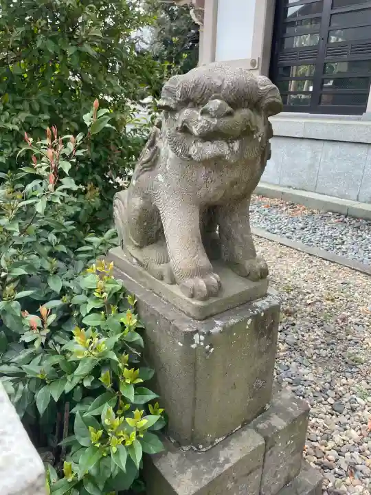 氷川神社の{uncategorized: "未分類", other: "その他", undefined: "問題あり", building: "その他建物", grave: "お墓", sacred_gate: "鳥居", guardian: "狛犬", statue: "像", buddha: "仏像", history: "歴史", nature: "自然", garden: "庭園", animal: "動物", pagoda: "塔", temizu: "手水舎", mountain_gate: "山門・神門", sanctuary: "本殿・本堂", subordinate: "末社・摂社", art: "芸術", scenery: "景色", jizo: "地蔵", ema: "絵馬", goshuin: "御朱印", omikuji: "おみくじ", items: "授与品その他", amulet: "お守り", goshuincho: "御朱印帳", eats: "食事", festival: "お祭り", votive_dance: "神楽", shichigosan: "七五三参", wedding: "結婚式", experience: "体験その他", initially: "初詣", around: "周辺", anti_infection: "感染症対策"}