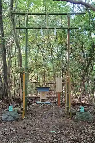 神谷稲荷明神社の鳥居