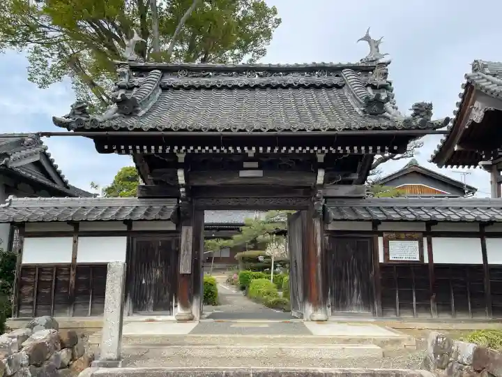 法雲寺の{uncategorized: "未分類", other: "その他", undefined: "問題あり", building: "その他建物", grave: "お墓", sacred_gate: "鳥居", guardian: "狛犬", statue: "像", buddha: "仏像", history: "歴史", nature: "自然", garden: "庭園", animal: "動物", pagoda: "塔", temizu: "手水舎", mountain_gate: "山門・神門", sanctuary: "本殿・本堂", subordinate: "末社・摂社", art: "芸術", scenery: "景色", jizo: "地蔵", ema: "絵馬", goshuin: "御朱印", omikuji: "おみくじ", items: "授与品その他", amulet: "お守り", goshuincho: "御朱印帳", eats: "食事", festival: "お祭り", votive_dance: "神楽", shichigosan: "七五三参", wedding: "結婚式", experience: "体験その他", initially: "初詣", around: "周辺", anti_infection: "感染症対策"}