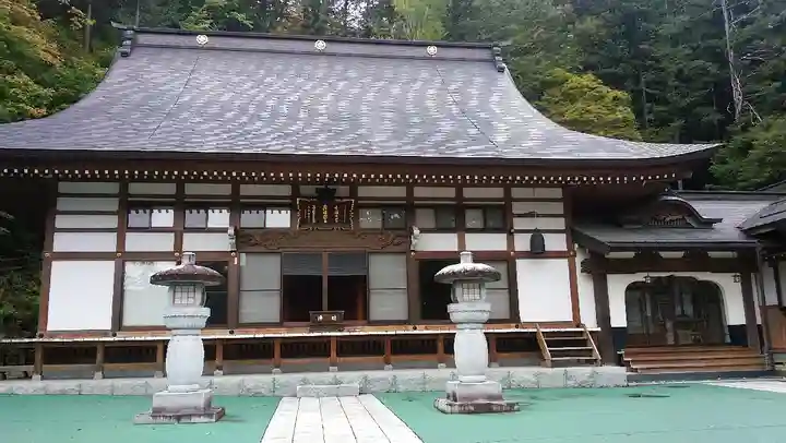 法華寺の本殿・本堂
