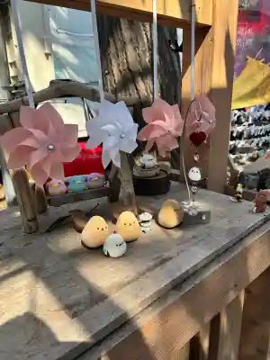 札幌諏訪神社の{uncategorized: "未分類", other: "その他", undefined: "問題あり", building: "その他建物", grave: "お墓", sacred_gate: "鳥居", guardian: "狛犬", statue: "像", buddha: "仏像", history: "歴史", nature: "自然", garden: "庭園", animal: "動物", pagoda: "塔", temizu: "手水舎", mountain_gate: "山門・神門", sanctuary: "本殿・本堂", subordinate: "末社・摂社", art: "芸術", scenery: "景色", jizo: "地蔵", ema: "絵馬", goshuin: "御朱印", omikuji: "おみくじ", items: "授与品その他", amulet: "お守り", goshuincho: "御朱印帳", eats: "食事", festival: "お祭り", votive_dance: "神楽", shichigosan: "七五三参", wedding: "結婚式", experience: "体験その他", initially: "初詣", around: "周辺", anti_infection: "感染症対策"}