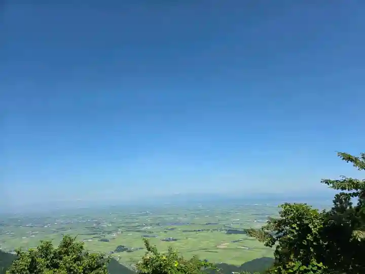 彌彦神社奥宮(御神廟)(新潟県)