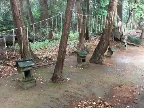 胎安神社の末社