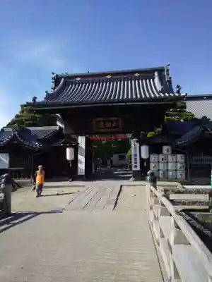 善光寺大勧進の山門・神門