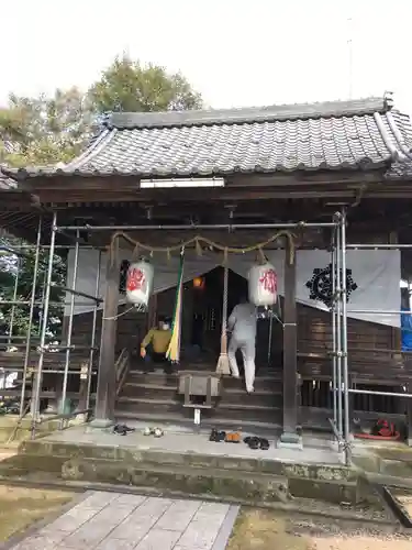 飯部磐座神社の建物その他