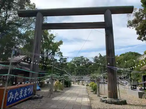 滋賀県護国神社の鳥居