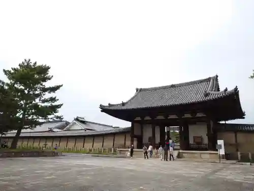 法隆寺の山門・神門