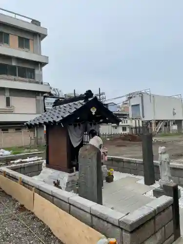 豊田地蔵尊の{uncategorized: "未分類", other: "その他", undefined: "問題あり", building: "その他建物", grave: "お墓", sacred_gate: "鳥居", guardian: "狛犬", statue: "像", buddha: "仏像", history: "歴史", nature: "自然", garden: "庭園", animal: "動物", pagoda: "塔", temizu: "手水舎", mountain_gate: "山門・神門", sanctuary: "本殿・本堂", subordinate: "末社・摂社", art: "芸術", scenery: "景色", jizo: "地蔵", ema: "絵馬", goshuin: "御朱印", omikuji: "おみくじ", items: "授与品その他", amulet: "お守り", goshuincho: "御朱印帳", eats: "食事", festival: "お祭り", votive_dance: "神楽", shichigosan: "七五三参", wedding: "結婚式", experience: "体験その他", initially: "初詣", around: "周辺", anti_infection: "感染症対策"}