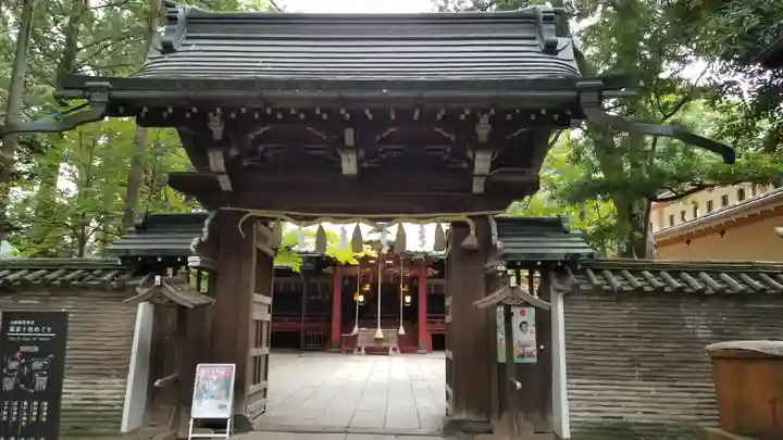 赤坂氷川神社の山門・神門