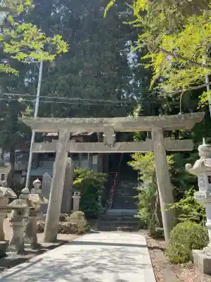諏訪神社の{uncategorized: "未分類", other: "その他", undefined: "問題あり", building: "その他建物", grave: "お墓", sacred_gate: "鳥居", guardian: "狛犬", statue: "像", buddha: "仏像", history: "歴史", nature: "自然", garden: "庭園", animal: "動物", pagoda: "塔", temizu: "手水舎", mountain_gate: "山門・神門", sanctuary: "本殿・本堂", subordinate: "末社・摂社", art: "芸術", scenery: "景色", jizo: "地蔵", ema: "絵馬", goshuin: "御朱印", omikuji: "おみくじ", items: "授与品その他", amulet: "お守り", goshuincho: "御朱印帳", eats: "食事", festival: "お祭り", votive_dance: "神楽", shichigosan: "七五三参", wedding: "結婚式", experience: "体験その他", initially: "初詣", around: "周辺", anti_infection: "感染症対策"}