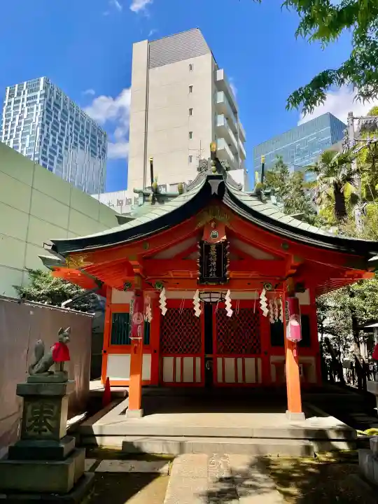 豊栄稲荷神社の{uncategorized: "未分類", other: "その他", undefined: "問題あり", building: "その他建物", grave: "お墓", sacred_gate: "鳥居", guardian: "狛犬", statue: "像", buddha: "仏像", history: "歴史", nature: "自然", garden: "庭園", animal: "動物", pagoda: "塔", temizu: "手水舎", mountain_gate: "山門・神門", sanctuary: "本殿・本堂", subordinate: "末社・摂社", art: "芸術", scenery: "景色", jizo: "地蔵", ema: "絵馬", goshuin: "御朱印", omikuji: "おみくじ", items: "授与品その他", amulet: "お守り", goshuincho: "御朱印帳", eats: "食事", festival: "お祭り", votive_dance: "神楽", shichigosan: "七五三参", wedding: "結婚式", experience: "体験その他", initially: "初詣", around: "周辺", anti_infection: "感染症対策"}