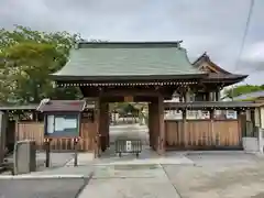 浄土宗　浄音寺の山門