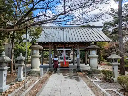 冲原神社の本殿・本堂