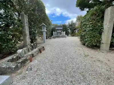 棒屋神社の{uncategorized: "未分類", other: "その他", undefined: "問題あり", building: "その他建物", grave: "お墓", sacred_gate: "鳥居", guardian: "狛犬", statue: "像", buddha: "仏像", history: "歴史", nature: "自然", garden: "庭園", animal: "動物", pagoda: "塔", temizu: "手水舎", mountain_gate: "山門・神門", sanctuary: "本殿・本堂", subordinate: "末社・摂社", art: "芸術", scenery: "景色", jizo: "地蔵", ema: "絵馬", goshuin: "御朱印", omikuji: "おみくじ", items: "授与品その他", amulet: "お守り", goshuincho: "御朱印帳", eats: "食事", festival: "お祭り", votive_dance: "神楽", shichigosan: "七五三参", wedding: "結婚式", experience: "体験その他", initially: "初詣", around: "周辺", anti_infection: "感染症対策"}