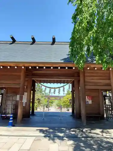 開成山大神宮の山門