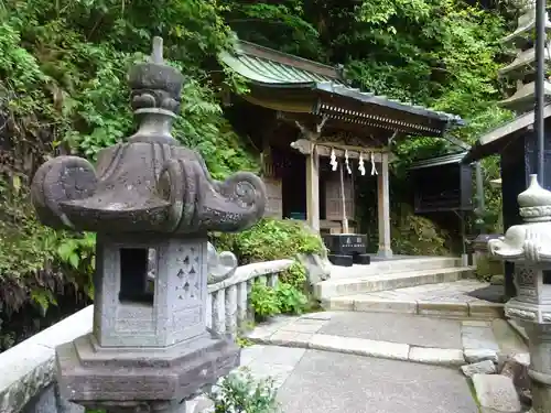 銭洗弁財天宇賀福神社の末社・摂社