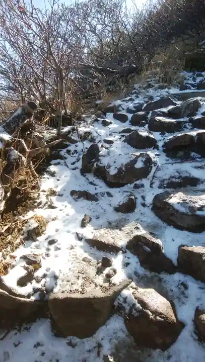 祠(大雪神社奥の院)の周辺