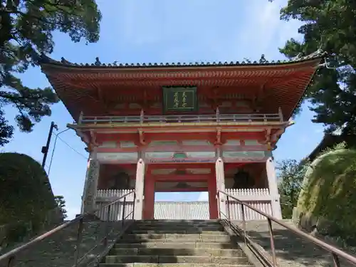 道成寺の山門