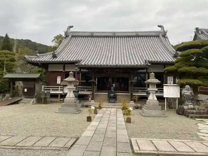 護国寺の{uncategorized: "未分類", other: "その他", undefined: "問題あり", building: "その他建物", grave: "お墓", sacred_gate: "鳥居", guardian: "狛犬", statue: "像", buddha: "仏像", history: "歴史", nature: "自然", garden: "庭園", animal: "動物", pagoda: "塔", temizu: "手水舎", mountain_gate: "山門・神門", sanctuary: "本殿・本堂", subordinate: "末社・摂社", art: "芸術", scenery: "景色", jizo: "地蔵", ema: "絵馬", goshuin: "御朱印", omikuji: "おみくじ", items: "授与品その他", amulet: "お守り", goshuincho: "御朱印帳", eats: "食事", festival: "お祭り", votive_dance: "神楽", shichigosan: "七五三参", wedding: "結婚式", experience: "体験その他", initially: "初詣", around: "周辺", anti_infection: "感染症対策"}