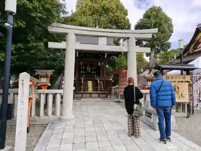 八坂神社(祇園さん)の{uncategorized: "未分類", other: "その他", undefined: "問題あり", building: "その他建物", grave: "お墓", sacred_gate: "鳥居", guardian: "狛犬", statue: "像", buddha: "仏像", history: "歴史", nature: "自然", garden: "庭園", animal: "動物", pagoda: "塔", temizu: "手水舎", mountain_gate: "山門・神門", sanctuary: "本殿・本堂", subordinate: "末社・摂社", art: "芸術", scenery: "景色", jizo: "地蔵", ema: "絵馬", goshuin: "御朱印", omikuji: "おみくじ", items: "授与品その他", amulet: "お守り", goshuincho: "御朱印帳", eats: "食事", festival: "お祭り", votive_dance: "神楽", shichigosan: "七五三参", wedding: "結婚式", experience: "体験その他", initially: "初詣", around: "周辺", anti_infection: "感染症対策"}