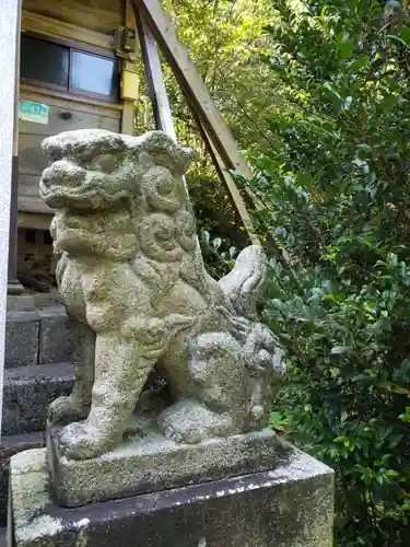 白山神社の狛犬