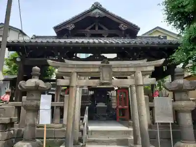 被官稲荷神社の鳥居