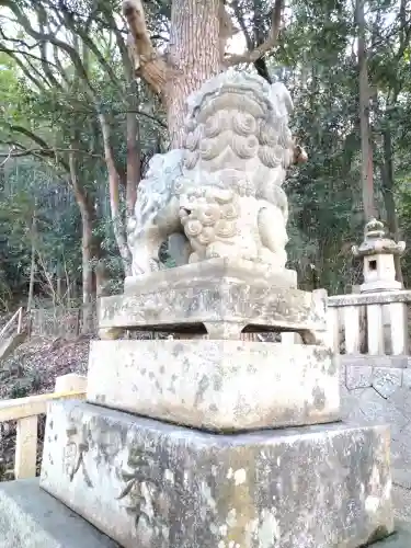 素盞嗚神社の狛犬