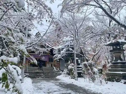 彌彦神社　(伊夜日子神社)の本殿・本堂
