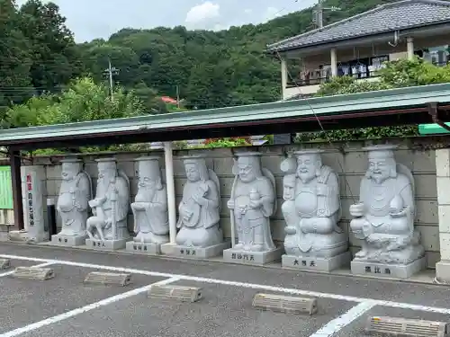 河童神社の像