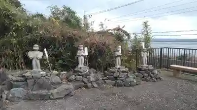 皇産霊神社の像